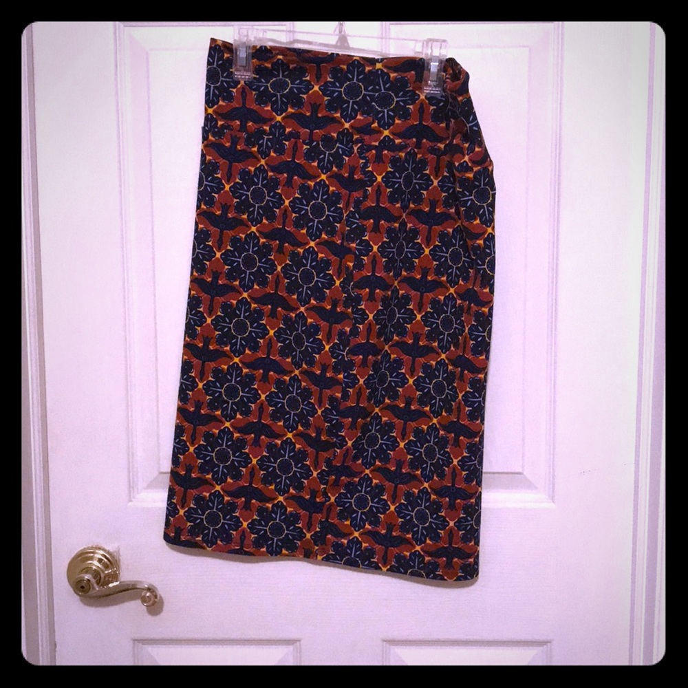 Lu la Roe Cassie skirt / infinity scarf